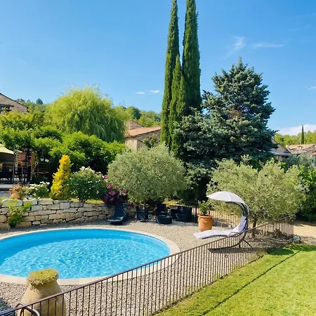 Avec Piscine A Revest-Saint-Martin